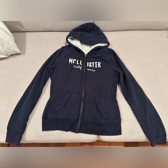 Hollister Women's Black Hoodie - Picture 9 of 16